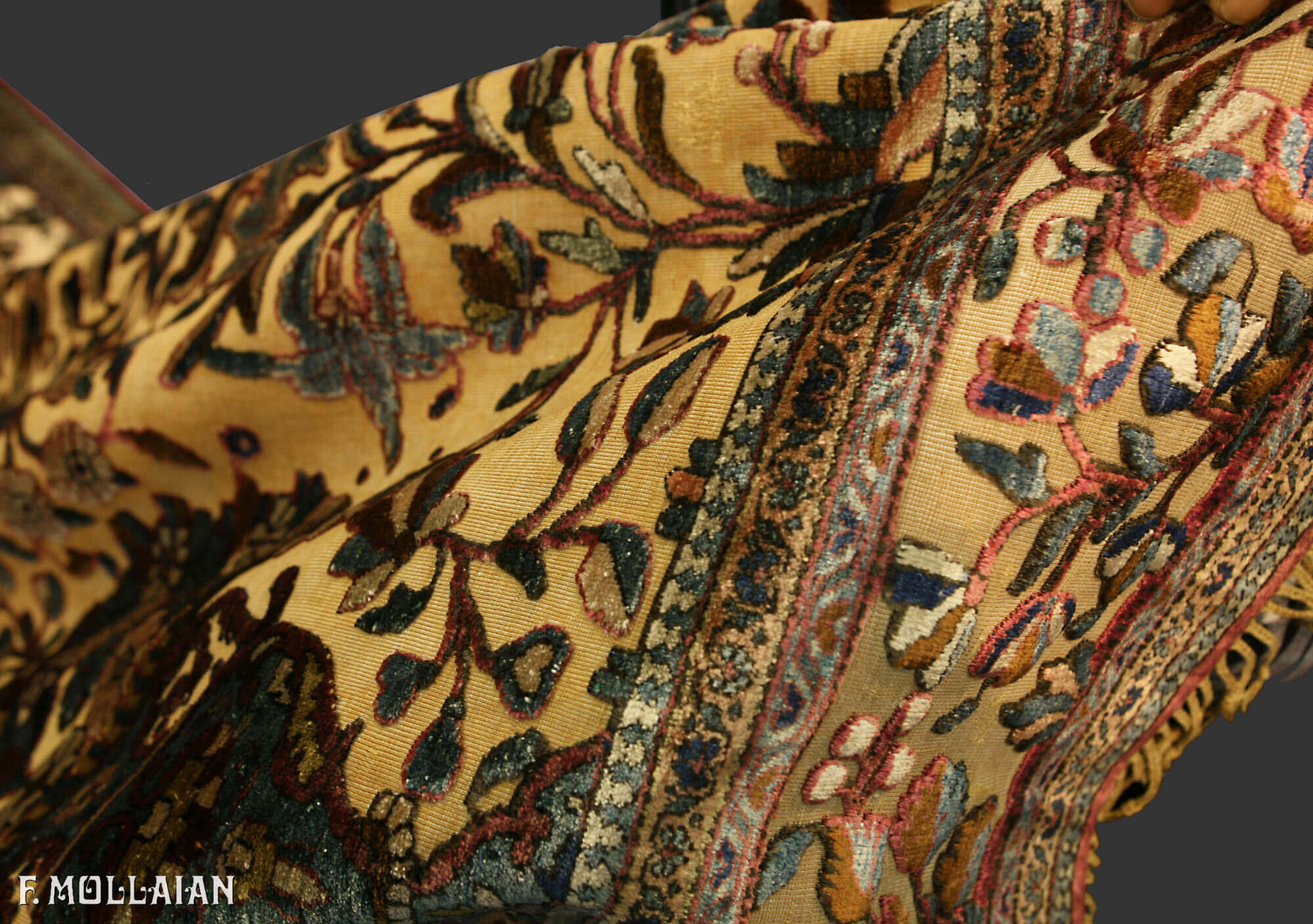 Antique Souf Persian Kashan Rug n°:33295592